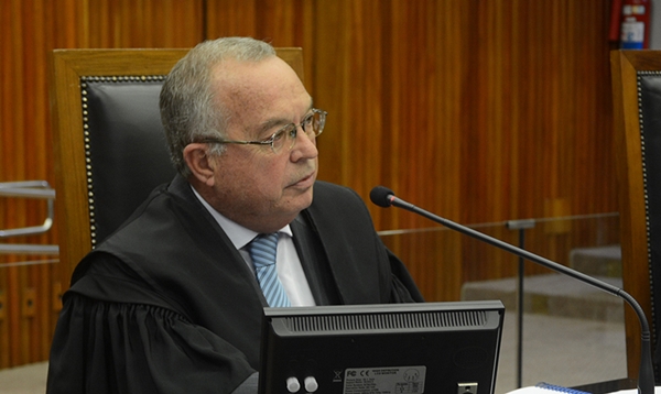 Conselheiro Edgar Camargo relatou as contas de 2006 de Sidnei Rocha (Foto TCE)